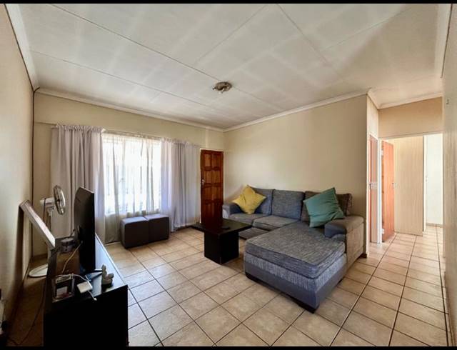 2 BEDROOM APARTMENT FOR SALE IN BRITS CENTRAL
